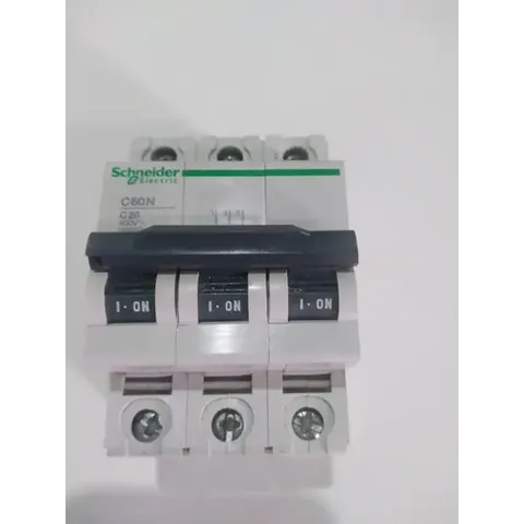BREAKER TERMOMAGNETICO SENCILLO 1 X 32